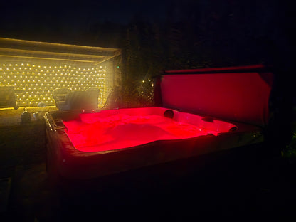 4 person HOT TUB SPA, only 2kw power draw(normal plug) delivery and installation included
